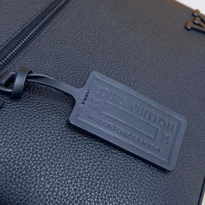 Mythick Zipped cl Louis Vuitton Ipad Pouch