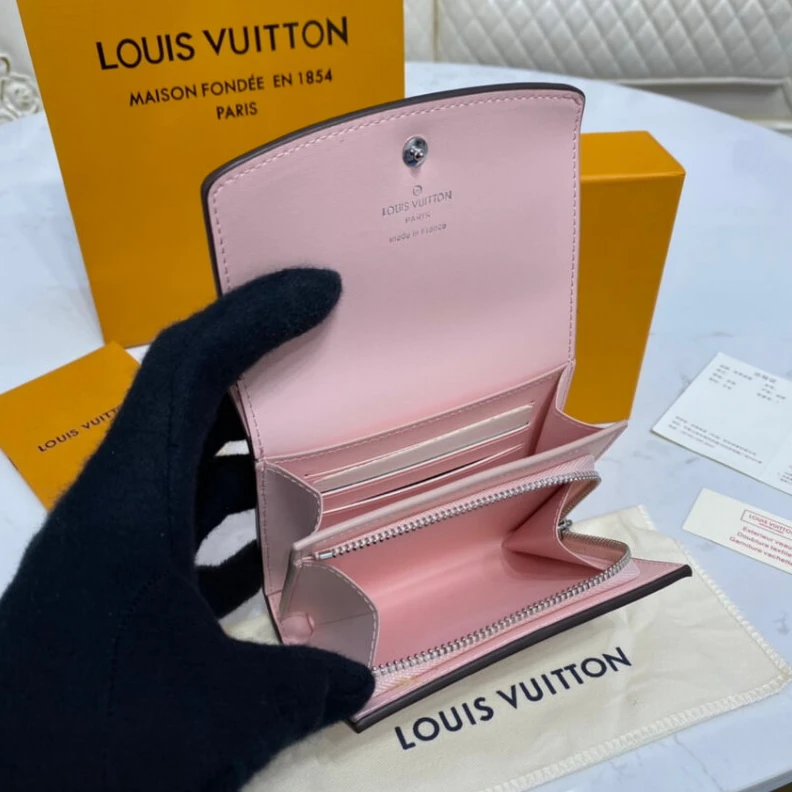 Mythick ru 6 card sl Louis Vuitton Iris Compact Wallet in Pink Gradient Mahina Perforated Leather
