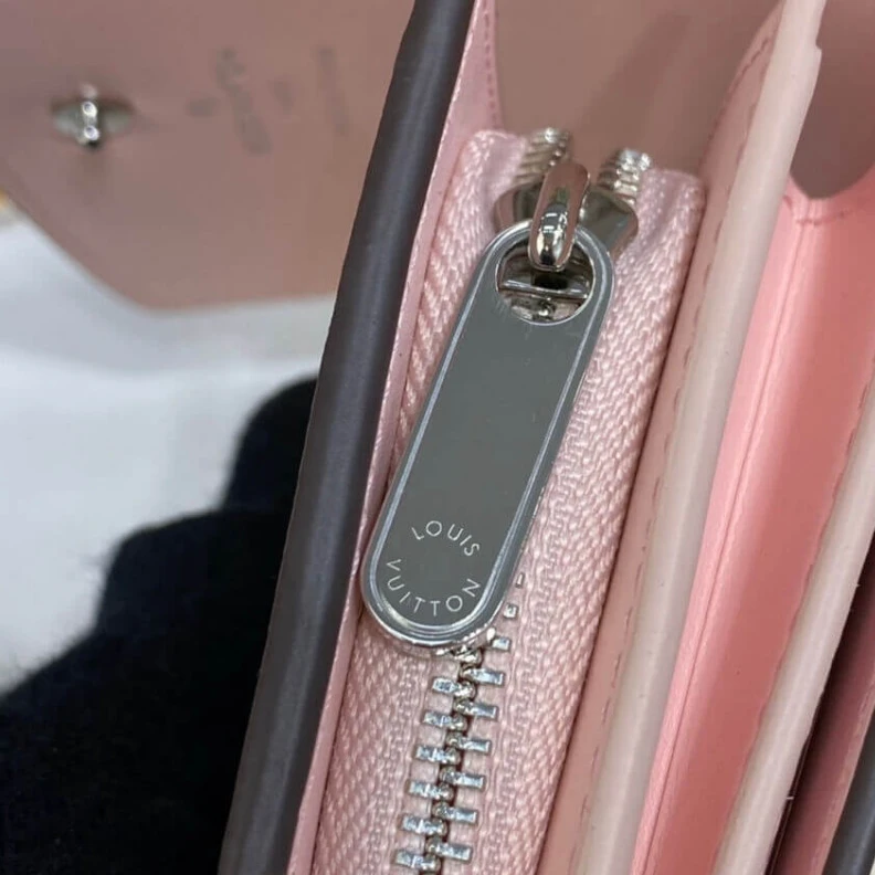 Mythick ru 6 card sl Louis Vuitton Iris Compact Wallet in Pink Gradient Mahina Perforated Leather