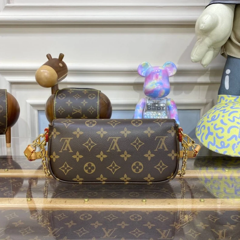 Lv belts replica Goldcolou Louis Vuitton Ivy Wallet On Chain Bag