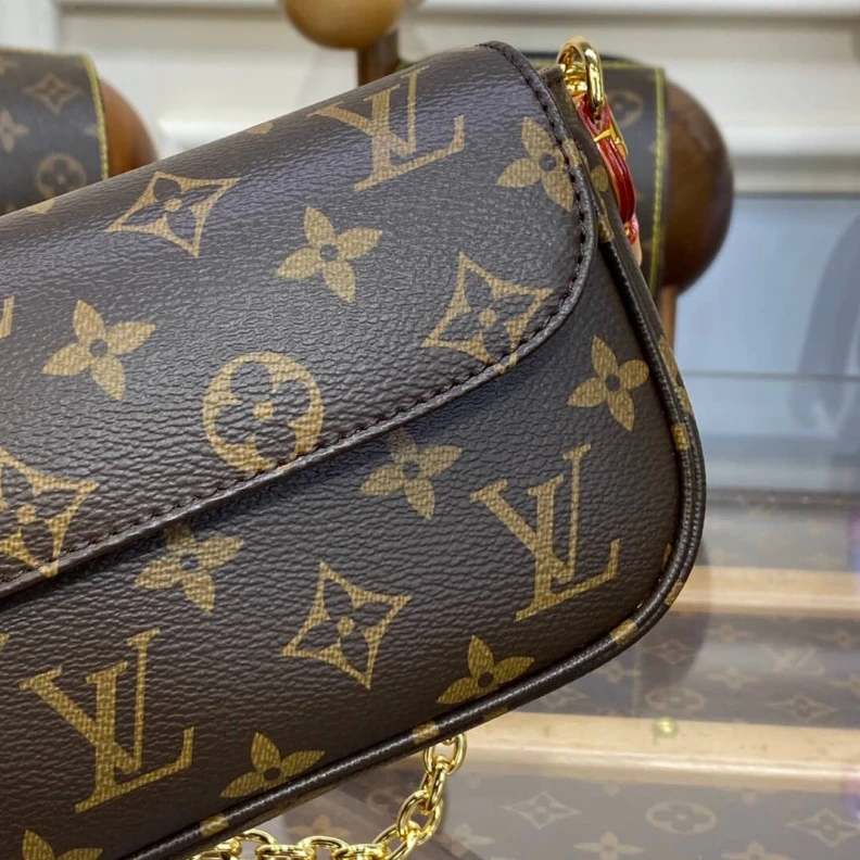 Lv belts replica Goldcolou Louis Vuitton Ivy Wallet On Chain Bag