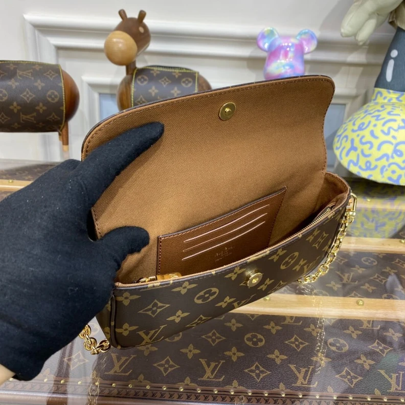 Lv belts replica Goldcolou Louis Vuitton Ivy Wallet On Chain Bag