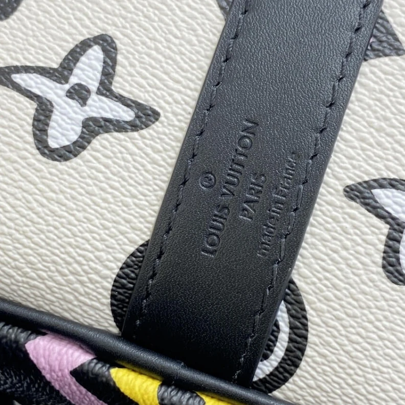 Louis vuitton locations Cabin siz Louis Vuitton Keepall Bandouliere 45 Black