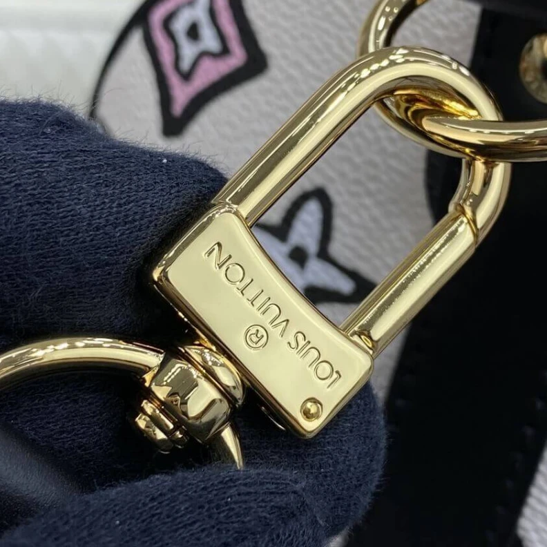 Louis vuitton locations Cabin siz Louis Vuitton Keepall Bandouliere 45 Black