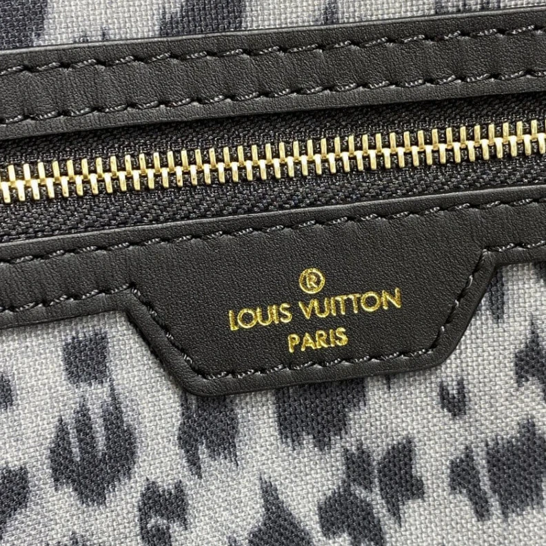 Louis vuitton locations Cabin siz Louis Vuitton Keepall Bandouliere 45 Black