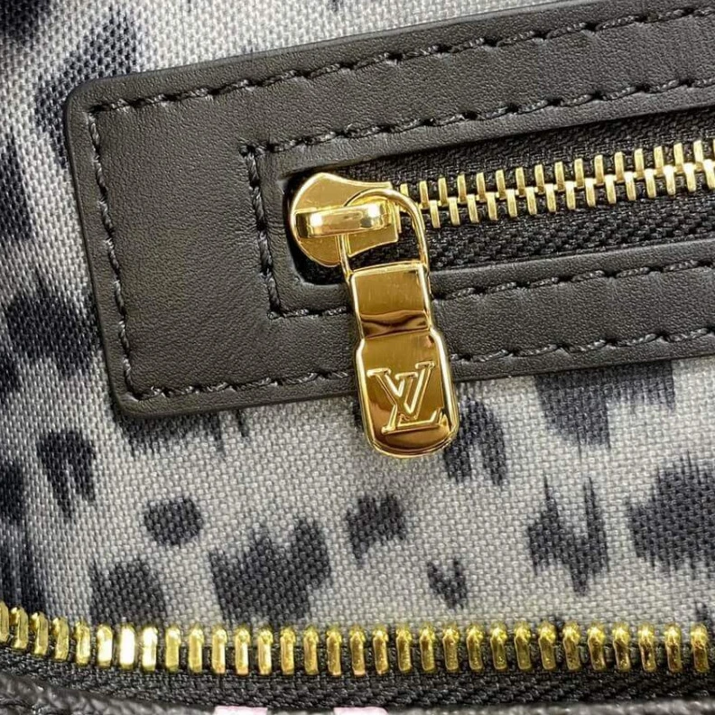 Louis vuitton locations Cabin siz Louis Vuitton Keepall Bandouliere 45 Black