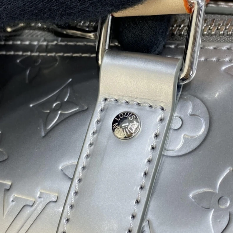 Mythick ru Leather h Louis Vuitton Keepall Bandouliere 50 Silver