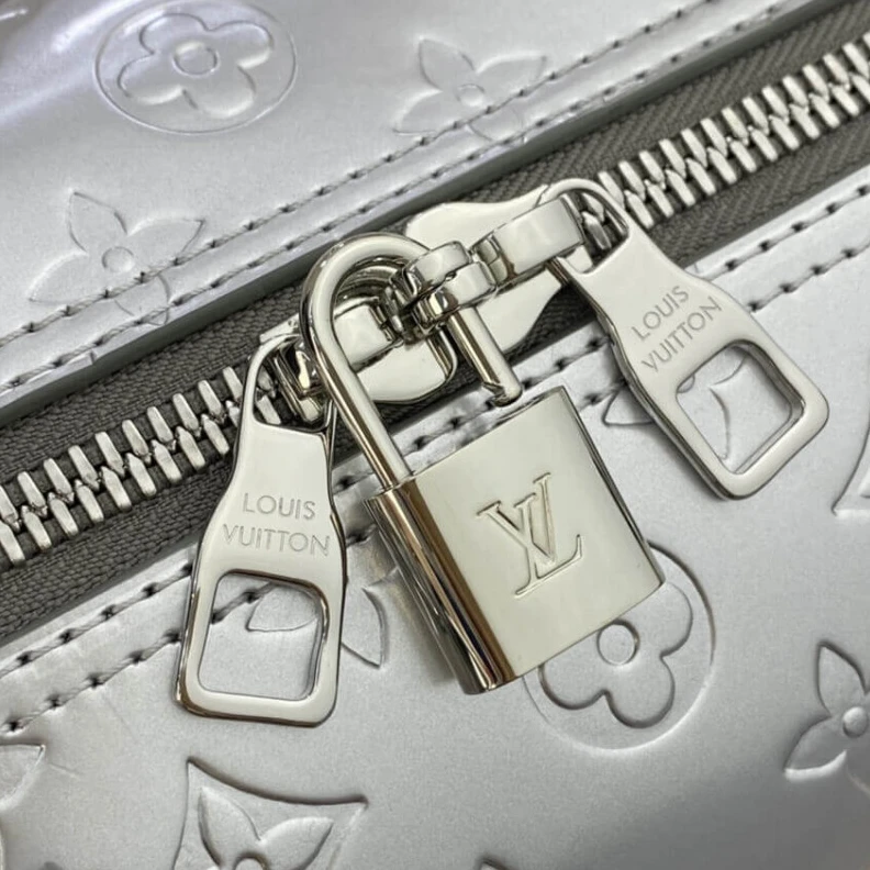Mythick ru Leather h Louis Vuitton Keepall Bandouliere 50 Silver