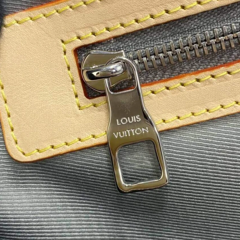Mythick ru Leather h Louis Vuitton Keepall Bandouliere 50 Silver