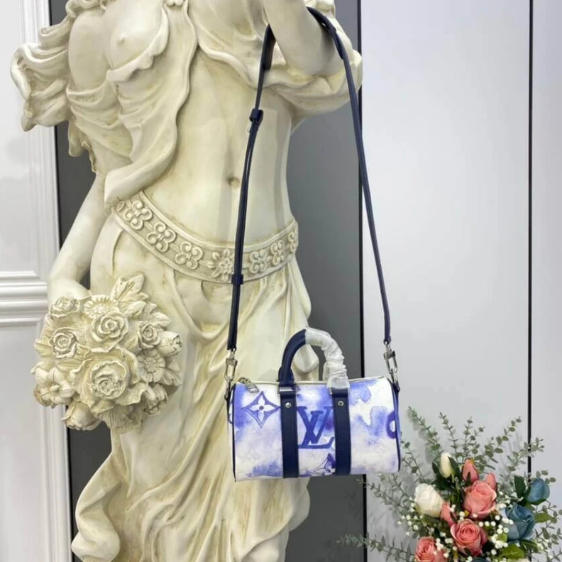 Louis vuitton locations Zip closu Louis Vuitton Keepall XS White