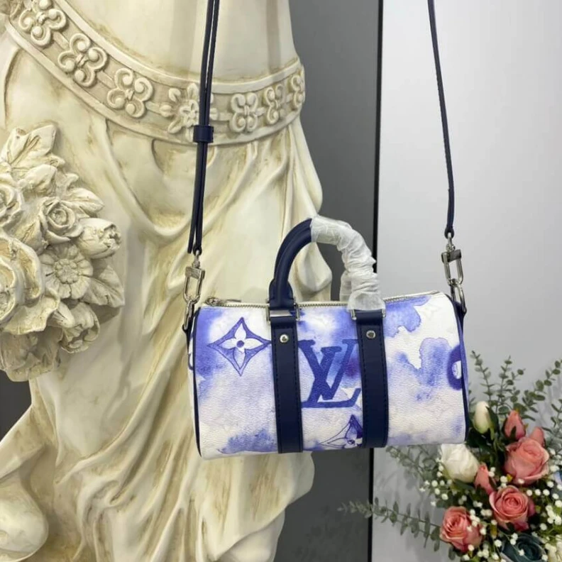 Louis vuitton locations Zip closu Louis Vuitton Keepall XS White