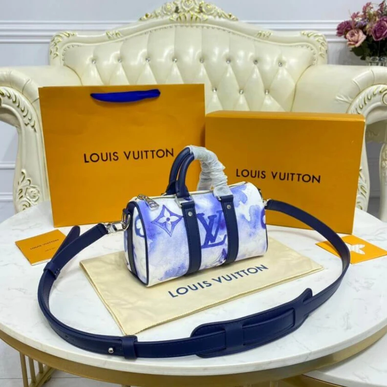 Louis vuitton locations Zip closu Louis Vuitton Keepall XS White