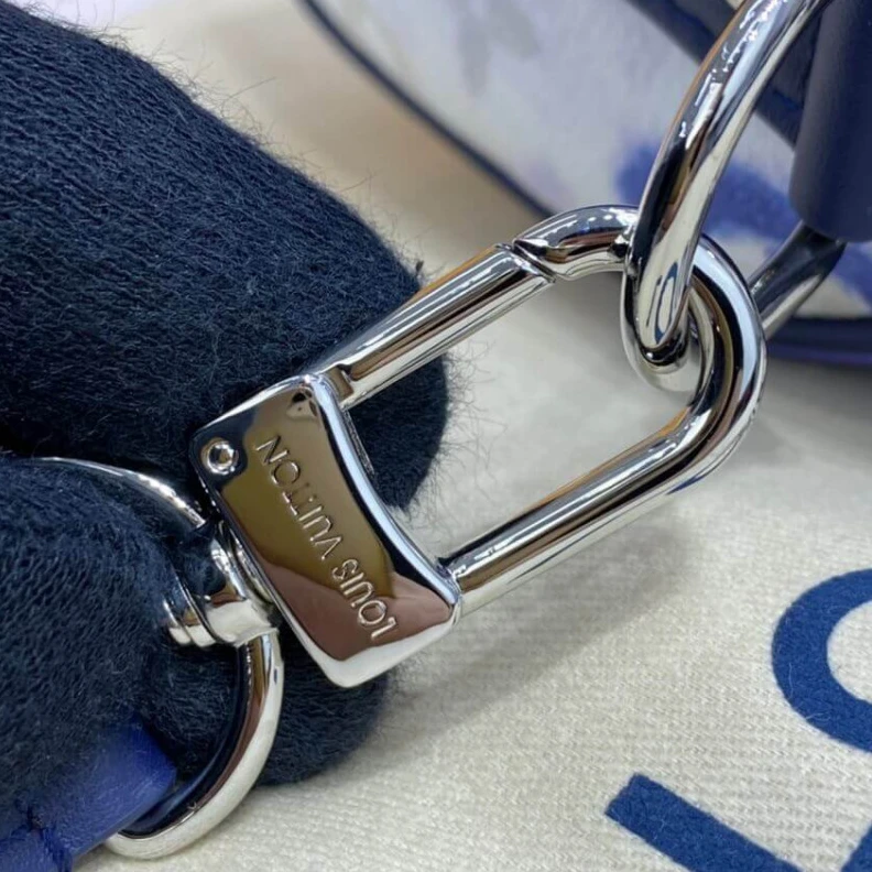 Louis vuitton locations Zip closu Louis Vuitton Keepall XS White