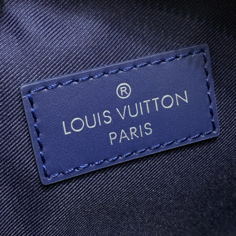 Louis vuitton locations Zip closu Louis Vuitton Keepall XS White