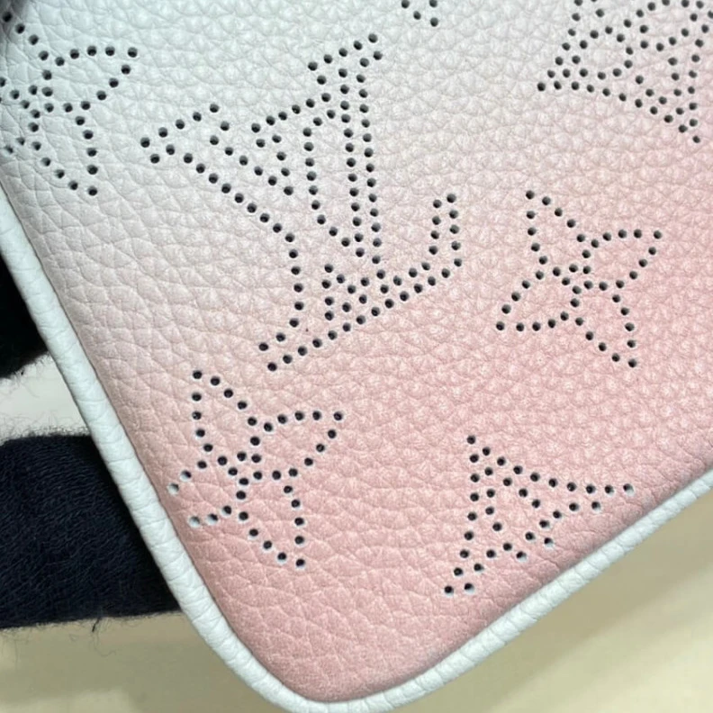 Mythick Key ring Louis Vuitton Key Pouch in Pink Gradient Mahina Perforated Leather