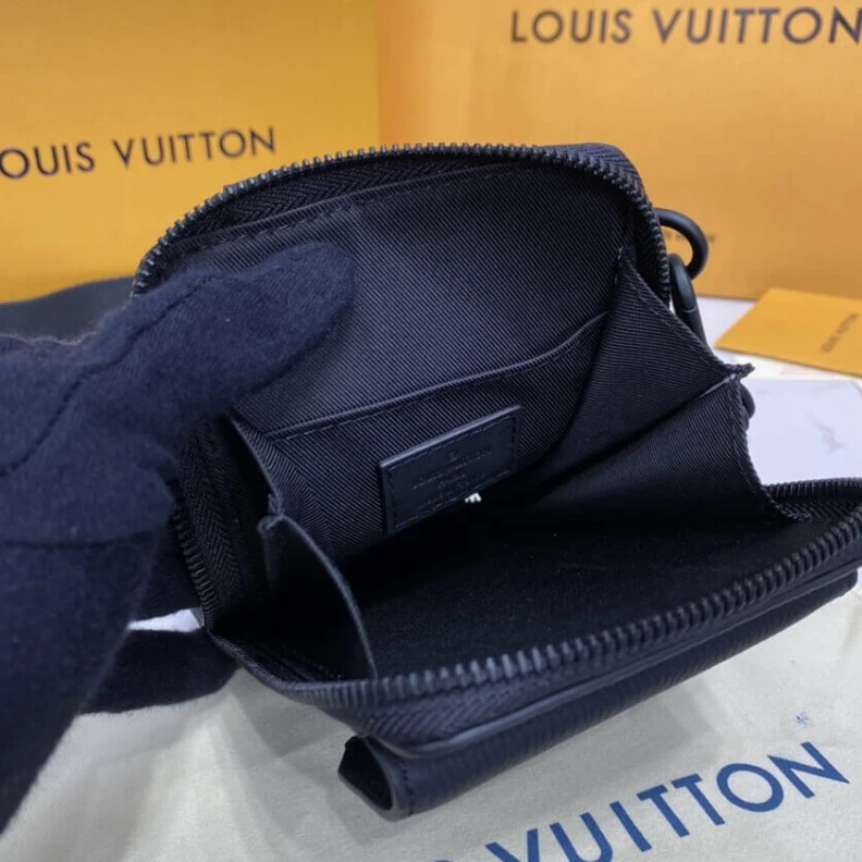 Louis vuitton locations Gusseted Louis Vuitton LV Aerogram Phone Pouch
