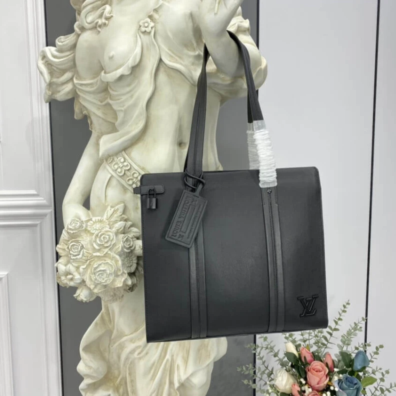 Mythick ru Black gra Louis Vuitton LV Aerogram Tote Bag