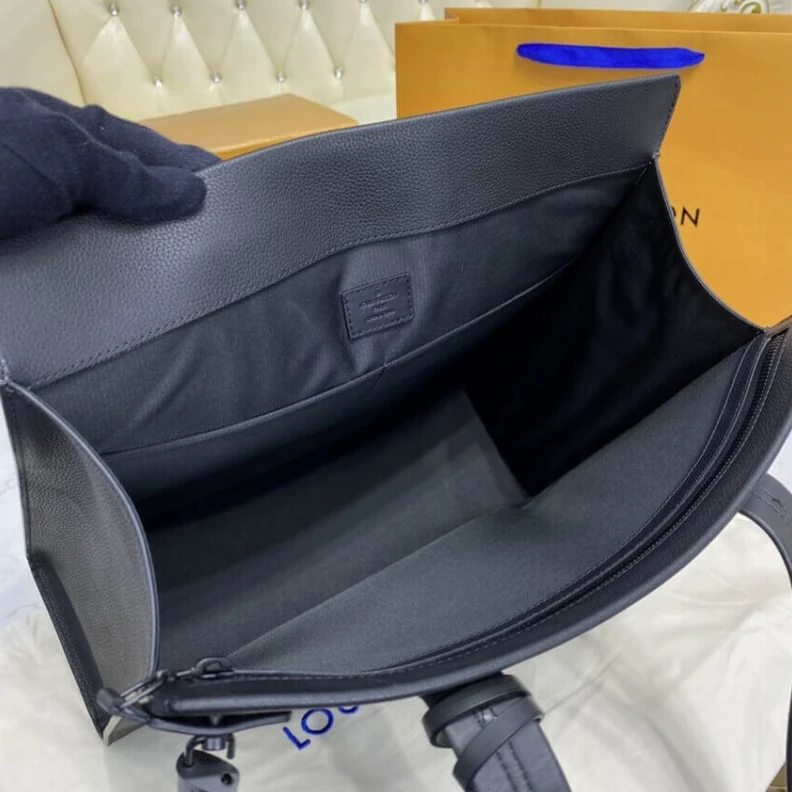 Mythick ru Black gra Louis Vuitton LV Aerogram Tote Bag