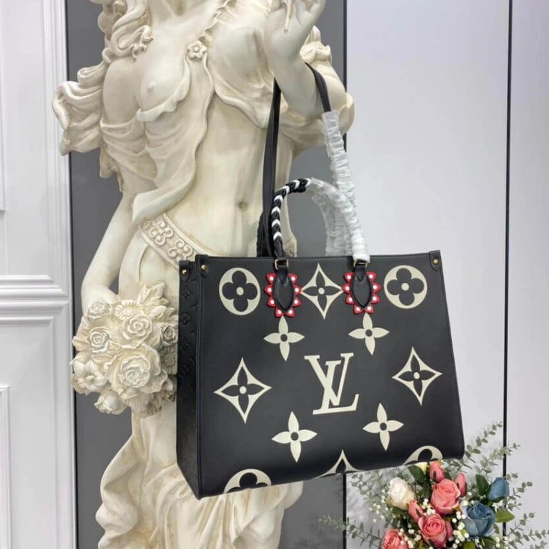 Grained c Louis Vuitton LV Crafty OnTheGo GM Black Cream