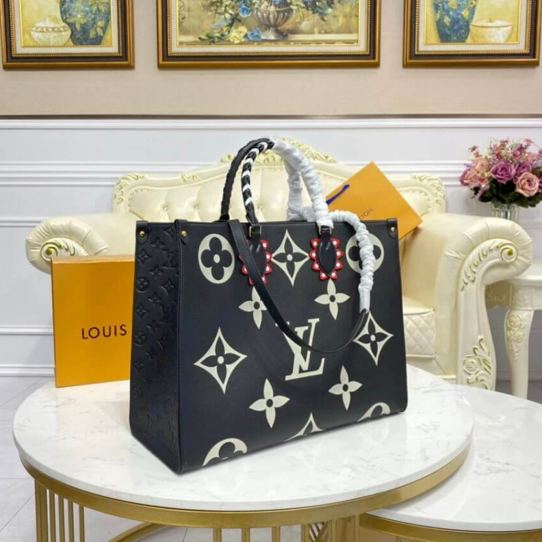 Louis vuitton locations Grained c Louis Vuitton LV Crafty OnTheGo GM Black Cream