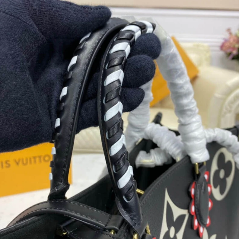 Louis vuitton locations Grained c Louis Vuitton LV Crafty OnTheGo GM Black Cream