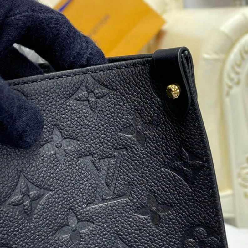 Louis vuitton locations Grained c Louis Vuitton LV Crafty OnTheGo GM Black Cream