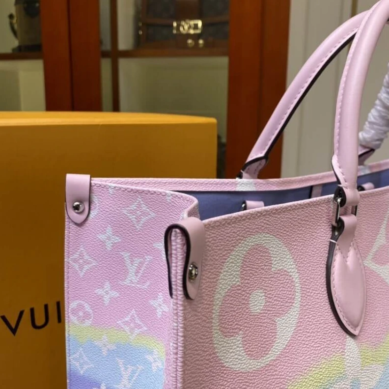 Replica bag Flat zipp Louis Vuitton LV Escale Onthego GM Pastel Pink