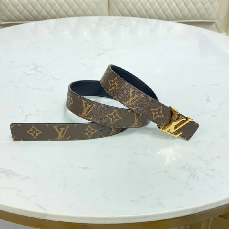 Replica bags lv This LV In Louis Vuitton LV Initiales 30mm Reversible Blet