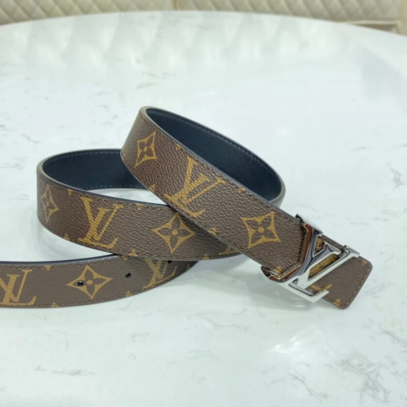 Replica bags lv This LV In Louis Vuitton LV Initiales 30mm Reversible Blet