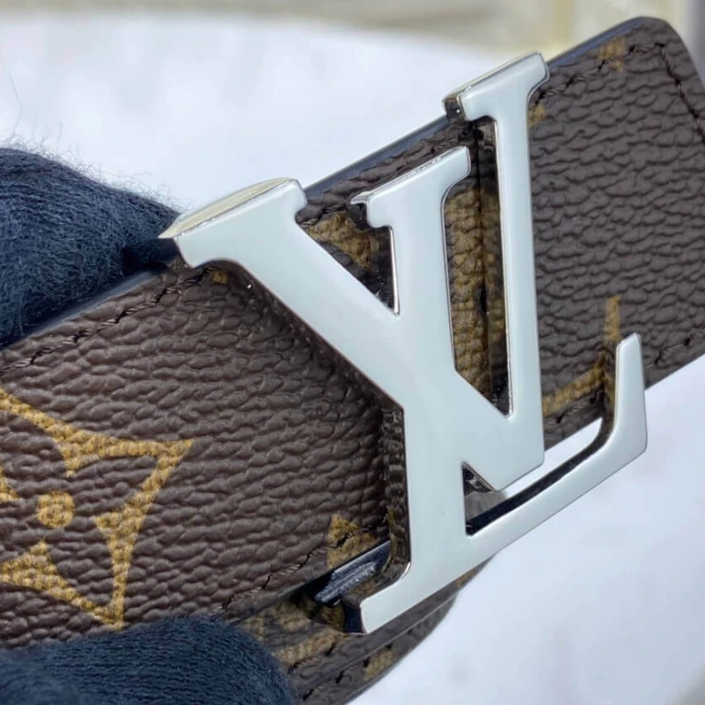 Replica bags lv This LV In Louis Vuitton LV Initiales 30mm Reversible Blet