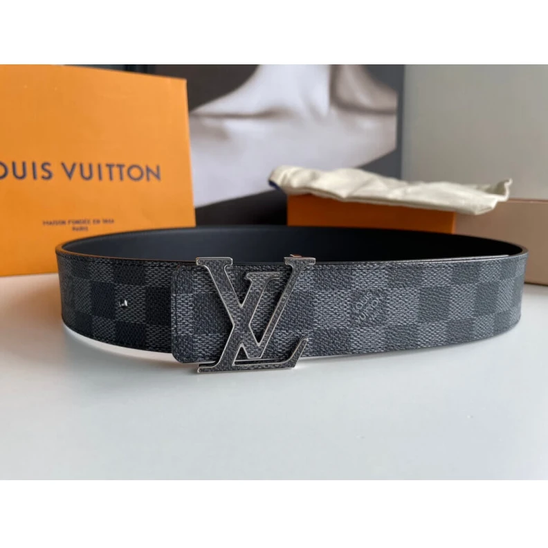 Lv belts replica This LV In Louis Vuitton LV Initiales 40mm Reversible Belt