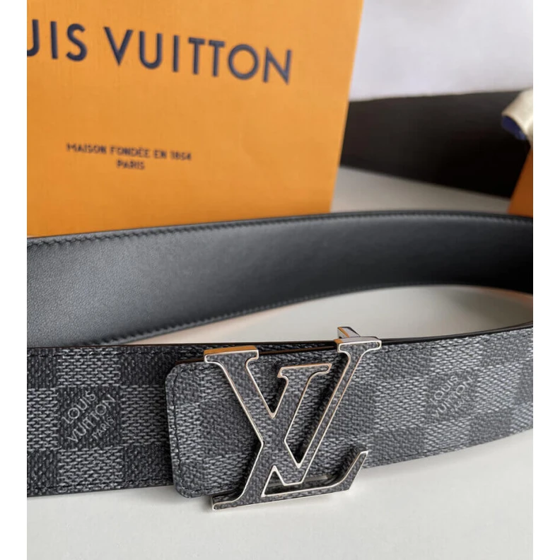 Lv belts replica This LV In Louis Vuitton LV Initiales 40mm Reversible Belt