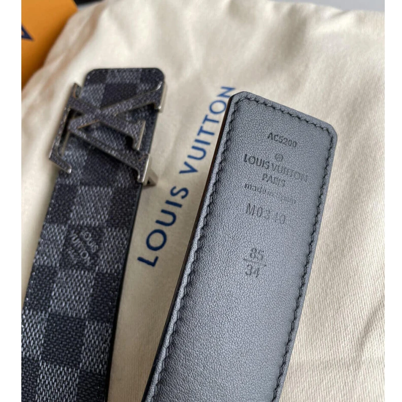 Lv belts replica This LV In Louis Vuitton LV Initiales 40mm Reversible Belt