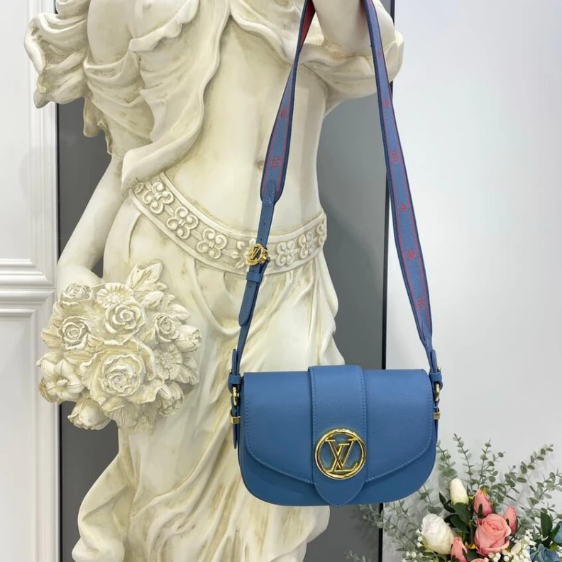 Strap: Re Louis Vuitton LV Pont 9 Soft MM Blue