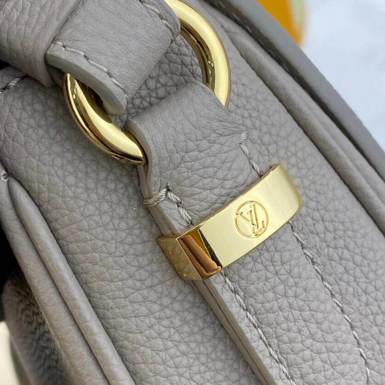 Mythick ru   Louis Vuitton LV Pont 9 Soft MM Grey