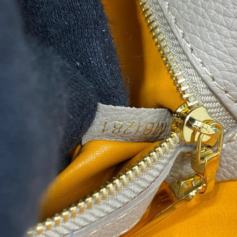 Mythick ru   Louis Vuitton LV Pont 9 Soft MM Grey