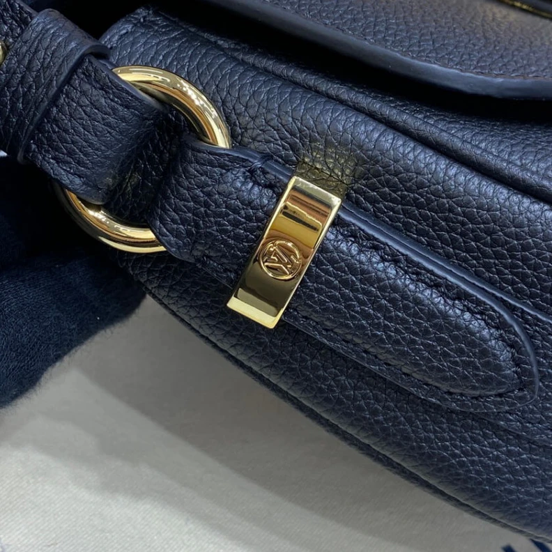 Replica bags LV Circle Louis Vuitton LV Pont 9 Soft PM Black
