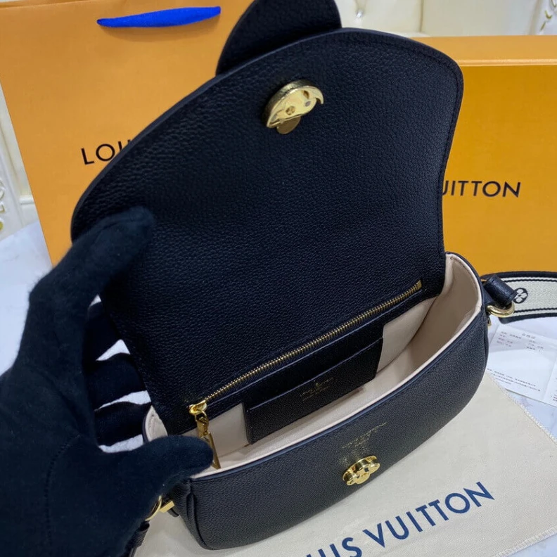 Replica bags LV Circle Louis Vuitton LV Pont 9 Soft PM Black
