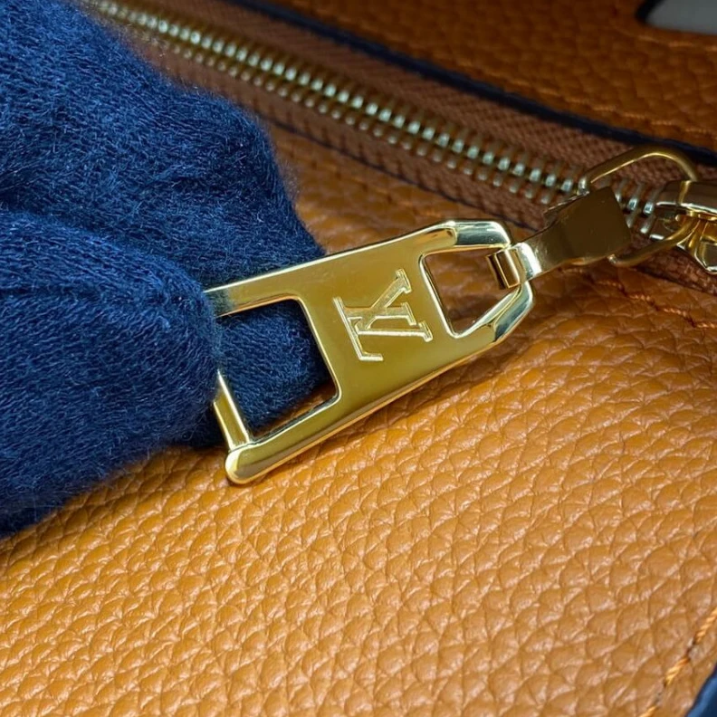 Mythick Louis Vuitton LV Pont 9 Soft PM Golden Siena
