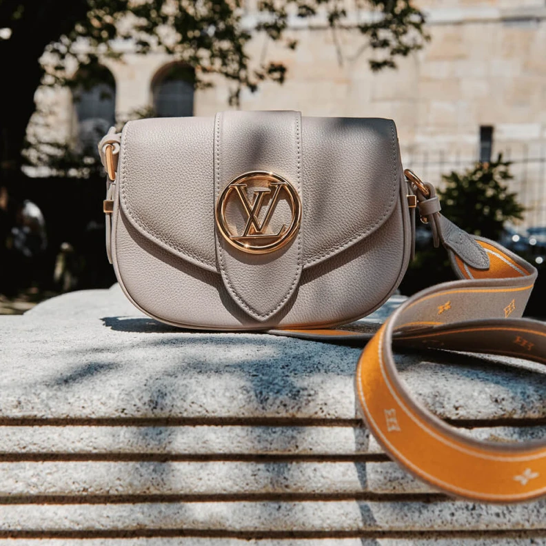 Replica bags lv Strap dro Louis Vuitton LV Pont 9 Soft PM Gris