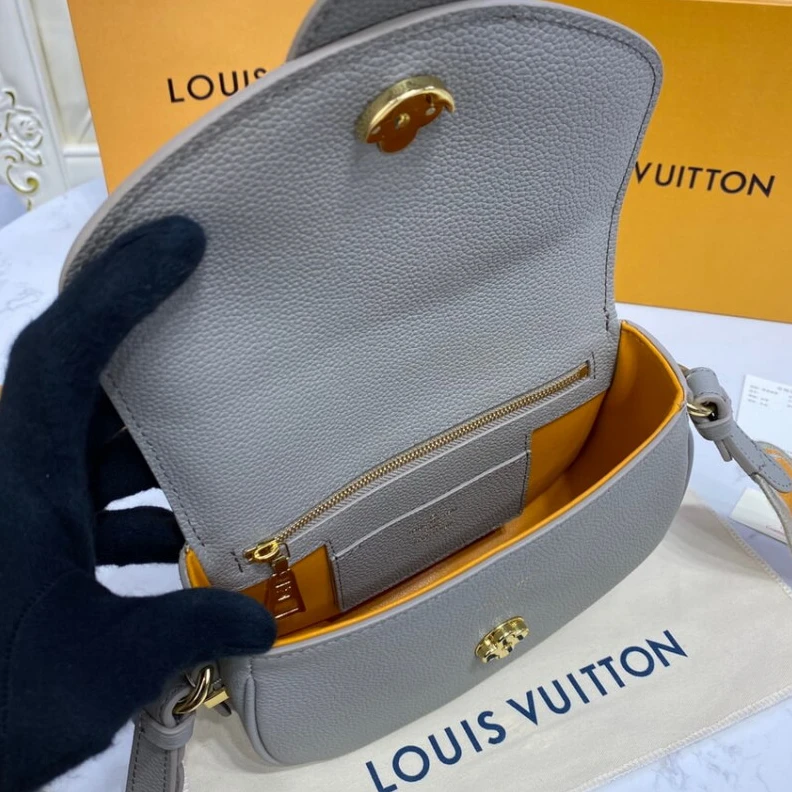 Replica bags lv Strap dro Louis Vuitton LV Pont 9 Soft PM Gris