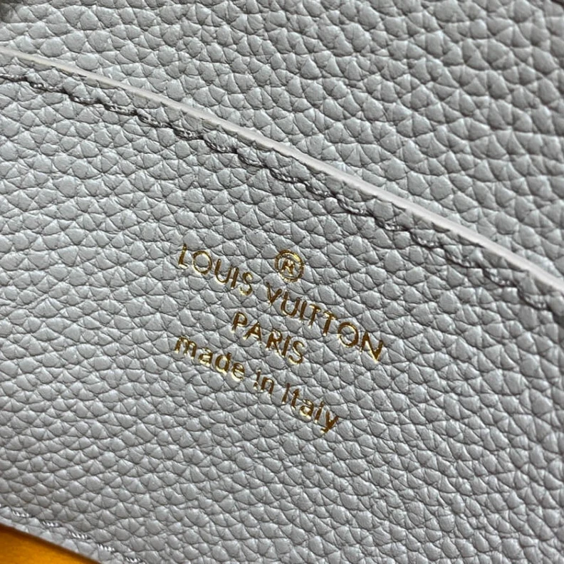Replica bags lv Strap dro Louis Vuitton LV Pont 9 Soft PM Gris