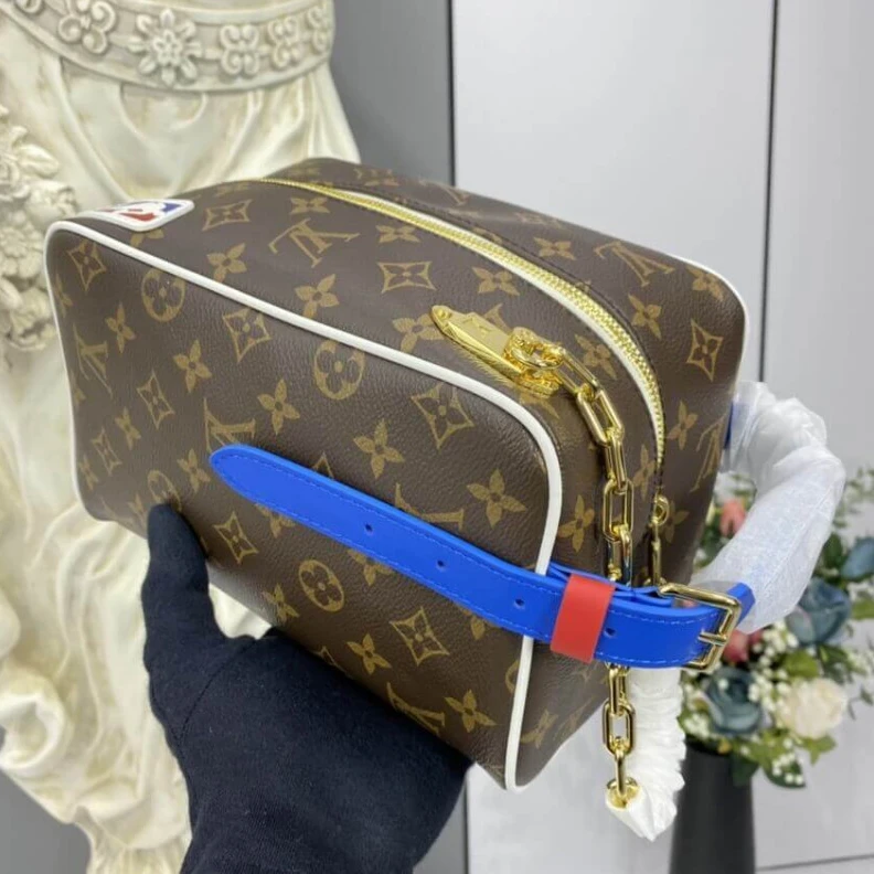 Replica bags Monogram Louis Vuitton LV x NBA Cloakroom Dopp Kit