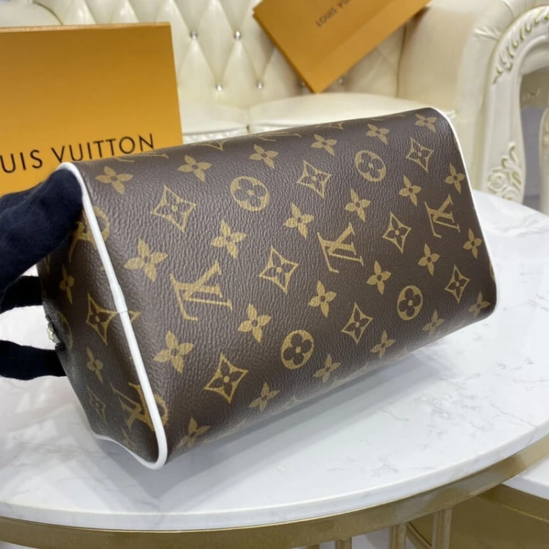 Replica bags Monogram Louis Vuitton LV x NBA Cloakroom Dopp Kit