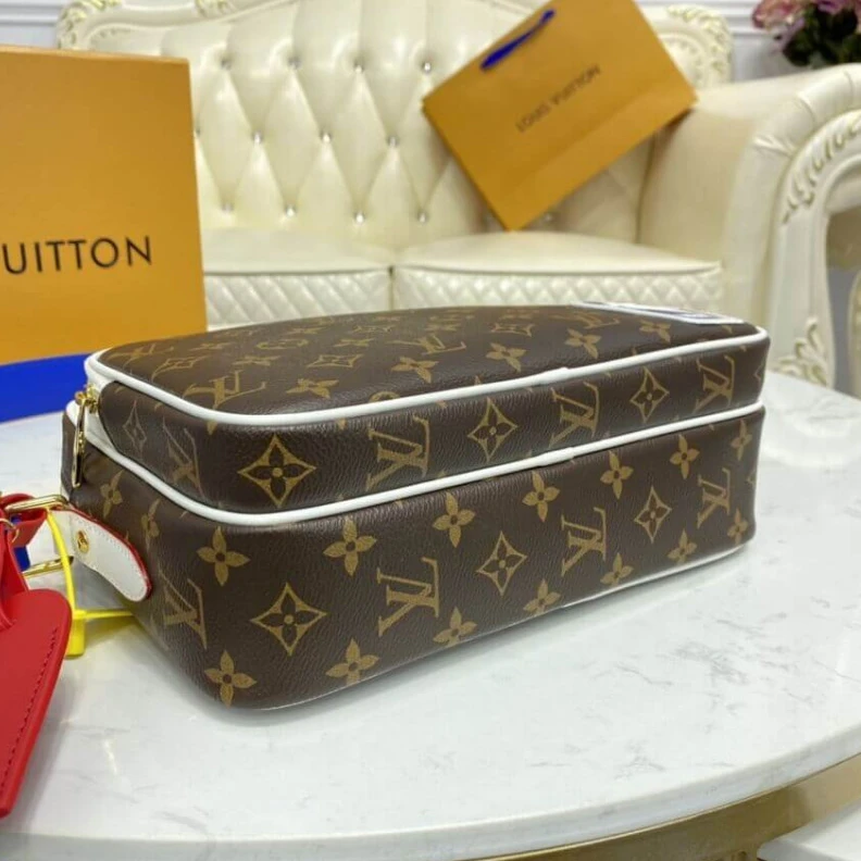 Mythick ru Strap Dro Louis Vuitton LV x NBA Nil Messenger Bag