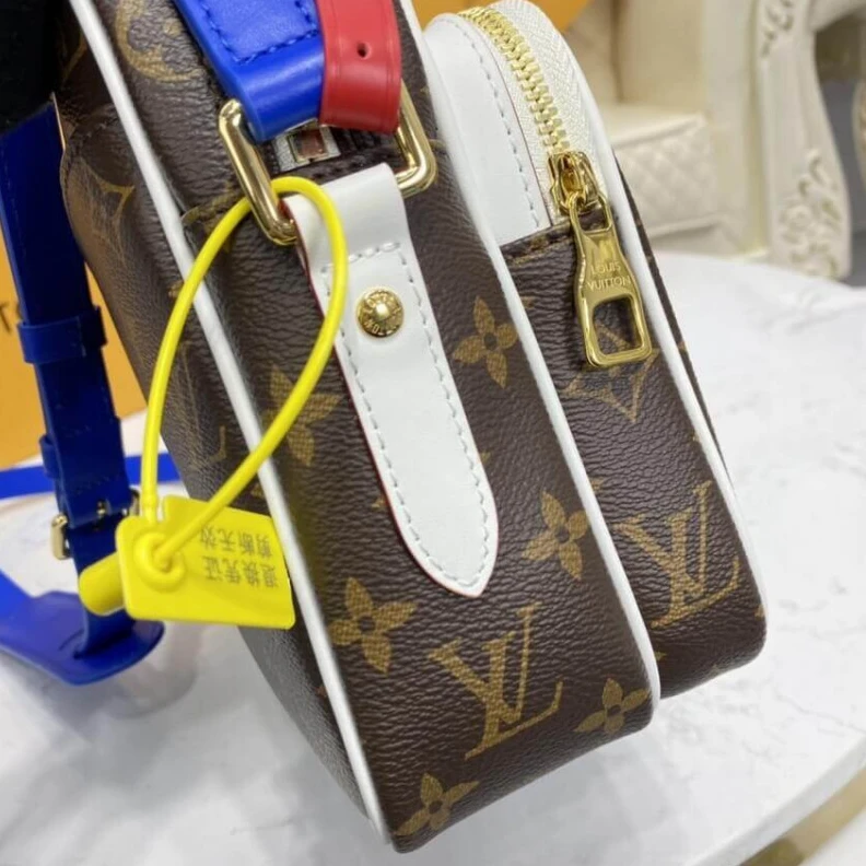 Mythick ru Strap Dro Louis Vuitton LV x NBA Nil Messenger Bag