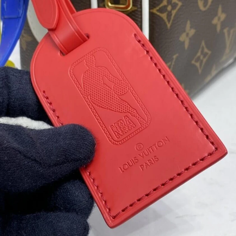 Mythick ru Strap Dro Louis Vuitton LV x NBA Nil Messenger Bag