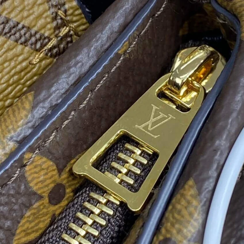 Replica bags lv 3 individ Louis Vuitton LV3 Pouch