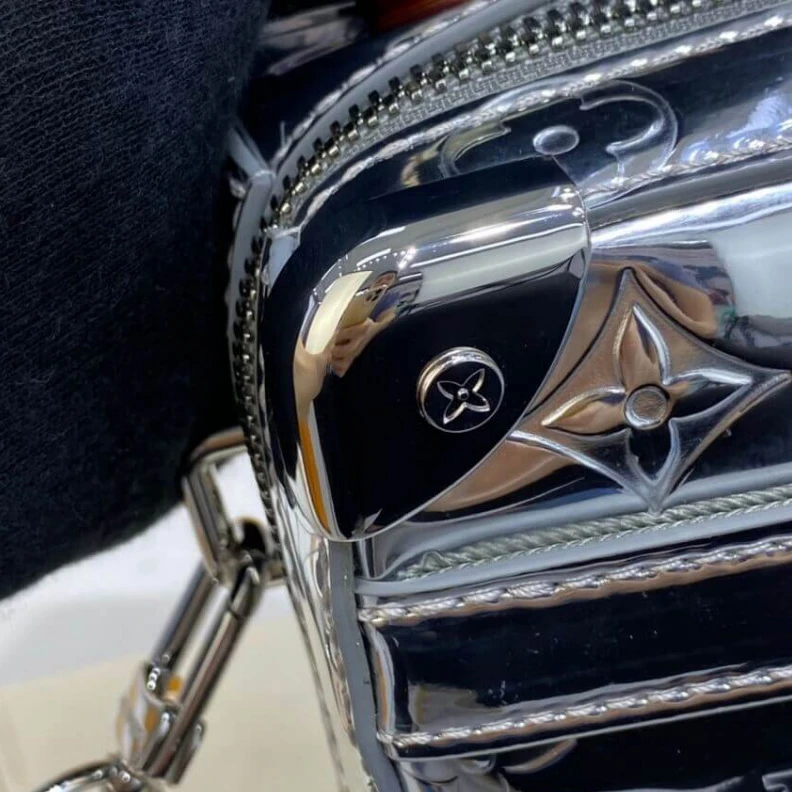 Mythick.ru Louis Vuitton LVXNBA Handle Trunk Silver