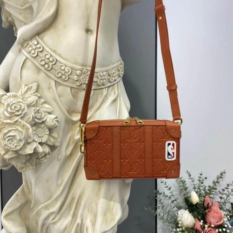 Replica bag Textile l Louis Vuitton LVXNBA Soft Trunk Wearable Wallet
